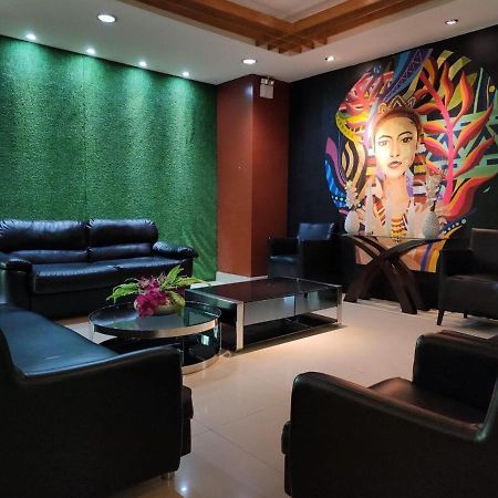 Greenwindows Hotel Davao City 외부 사진